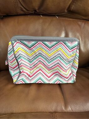 Thirty-One Chevron Pattern Cosmetic Travel Pouch - Multicolor